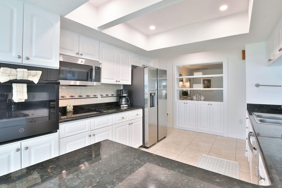 Updated Kitchen W/ Stainless Steel Appliances