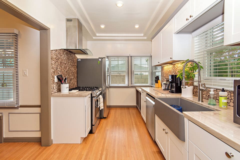 Full Kitchen