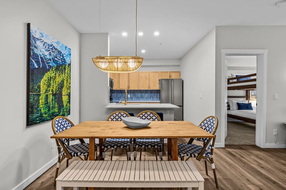 Play board games or enjoy family meals together around this cute cafe-style dining table which seats 6
