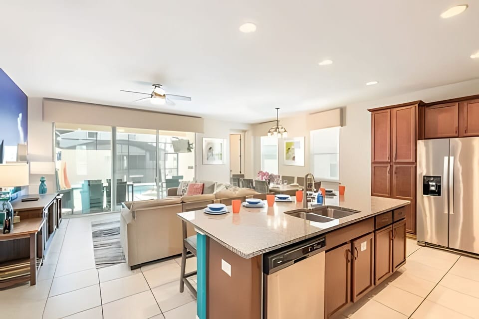 Kitchen or kitchenette
