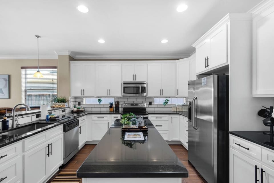 895 Solimar Way_20250916_50