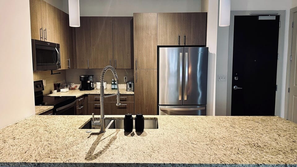 ~ YOUR FULLY-EQUIPPED KITCHEN TO MAKE DELICIOUS MEALS! ~