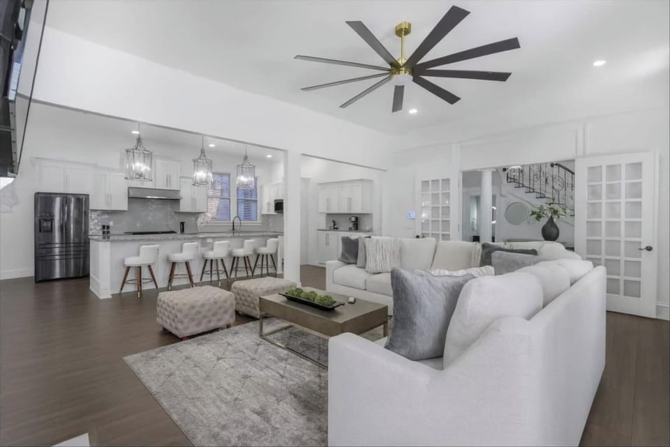 ChatGPT Image Sep 3, 2025, 09_50_37 PM