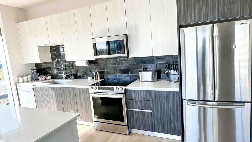 ~ YOUR FULLY-EQUIPPED KITCHEN! ~