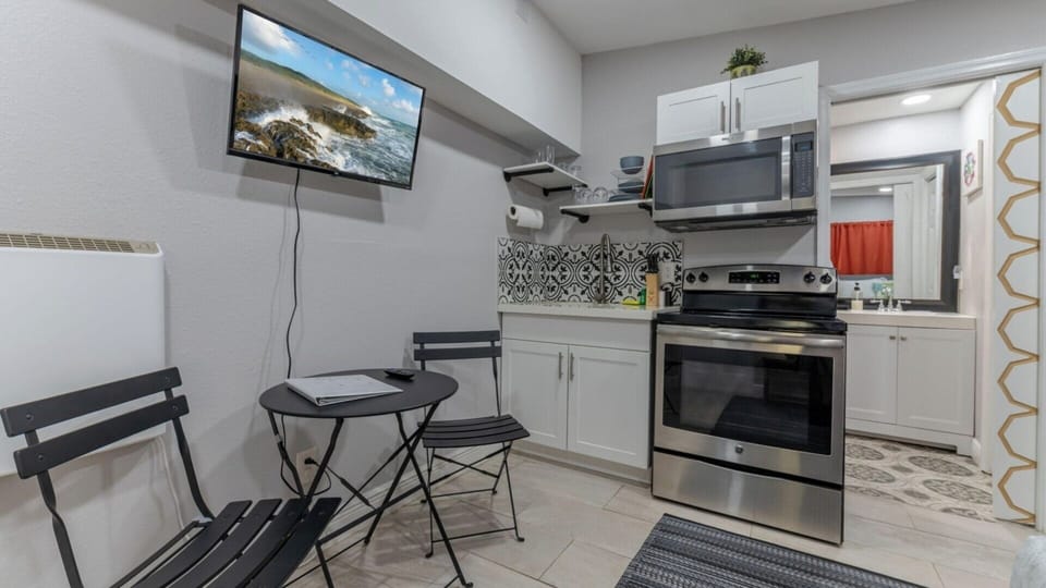 87-web-or-mls-3365-57th-ave-unit-9-4