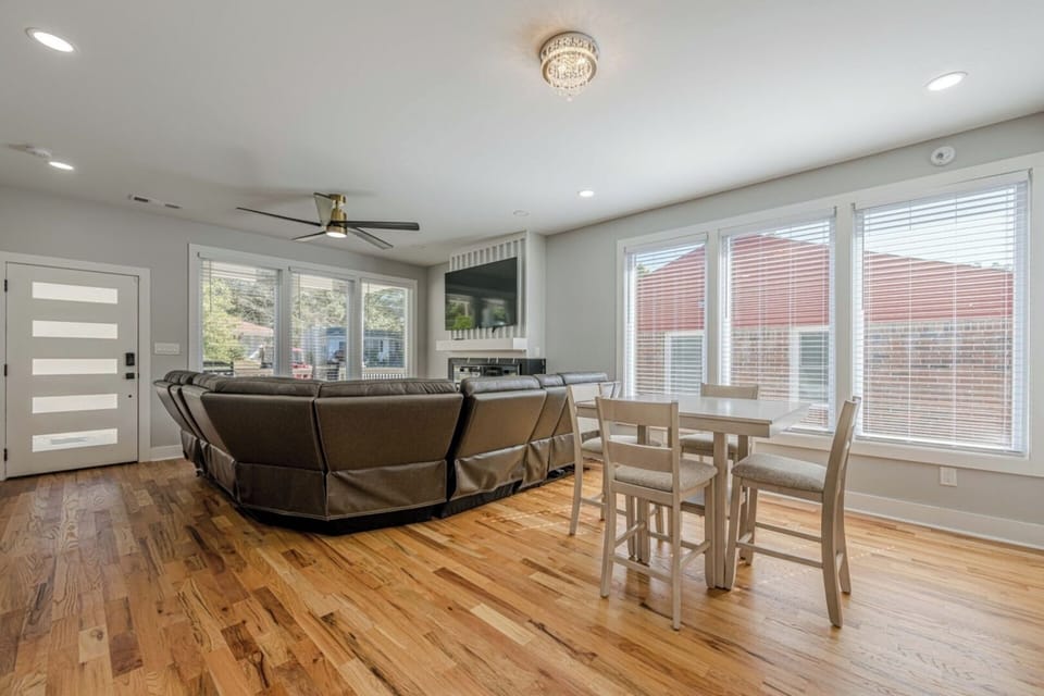 16-web-or-mls-Silver Springs Cir-8