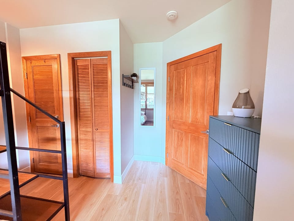 Dresser, Coat Rack