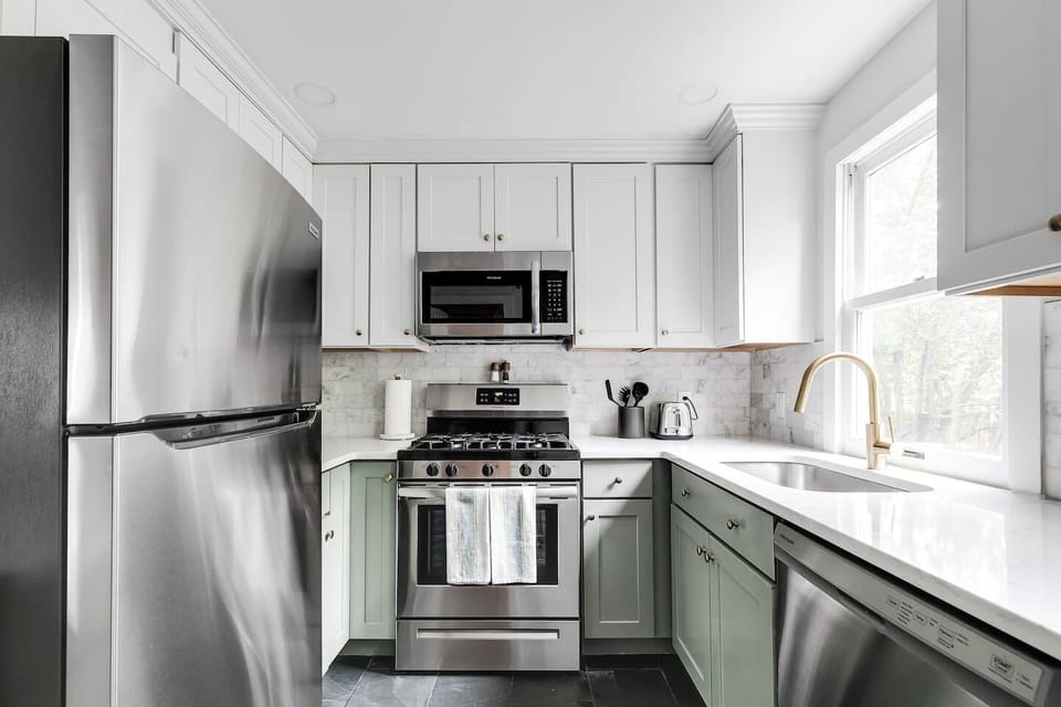 Fully Stocked Kitchen: Cook up a feast surrounded by modern elegance and sunny views!