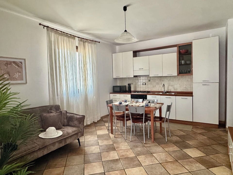 Furniture, Flooring, Interior Design, Floor, Table, Apartment, Chair, Ceiling, Kitchen & Dining Room Table, Room