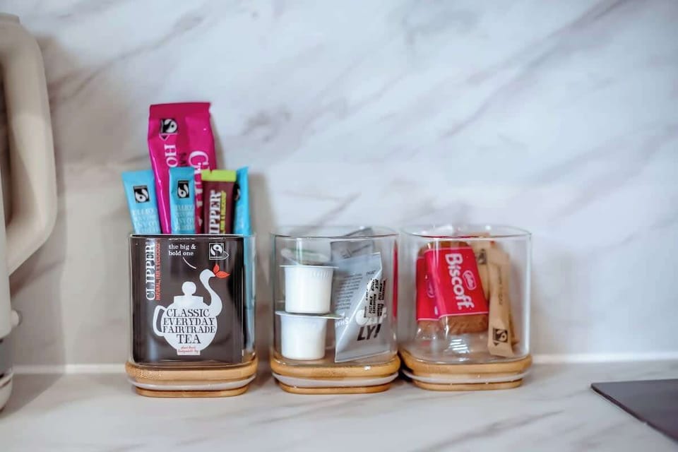 Complimentary tea, coffee, and refreshments
