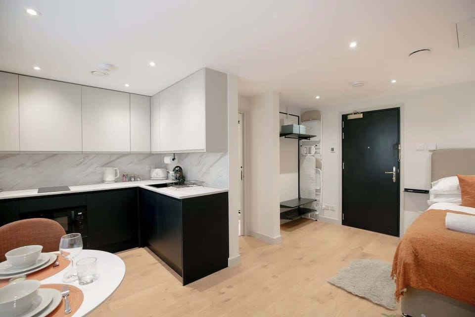Kitchen and surrounding area view