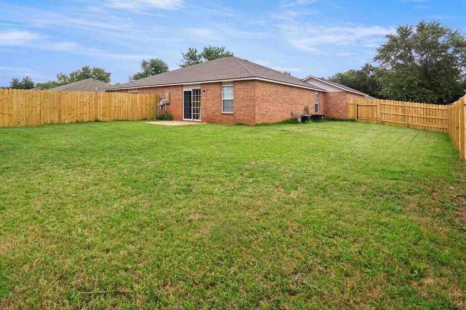 Spacious fully fenced backyard