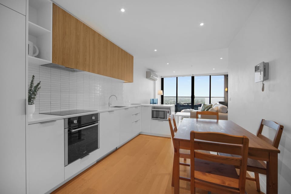 Fully equipped and spacious kitchen area.
