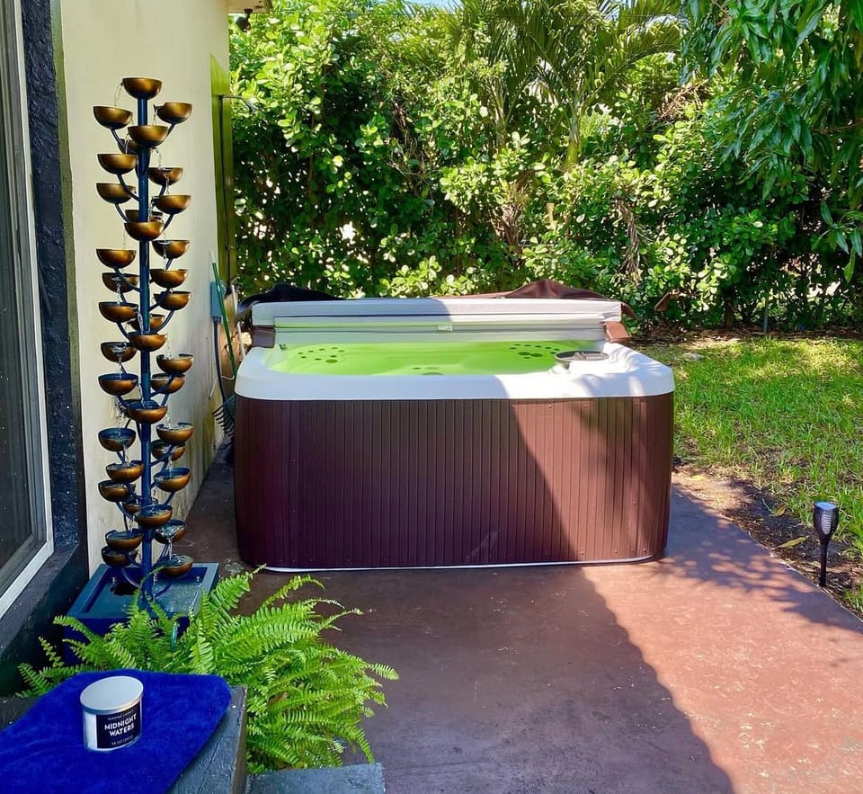Outdoor spa tub