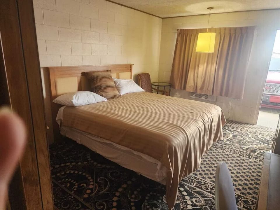 Unwind after adventures in this simple, cozy king room.