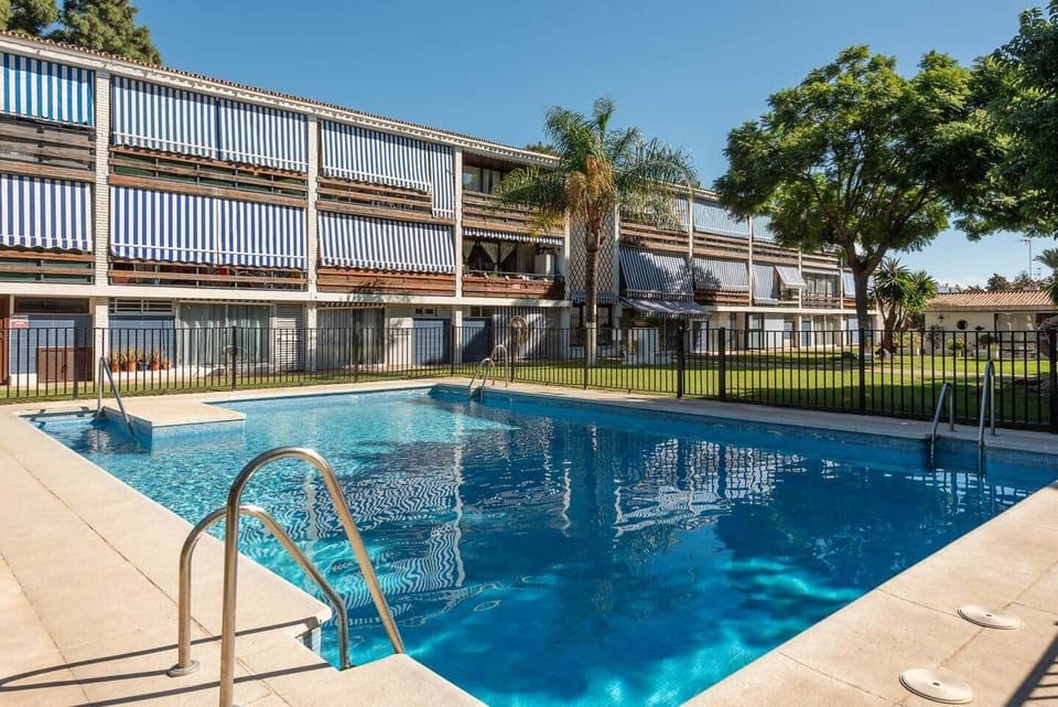 Private garden and pool