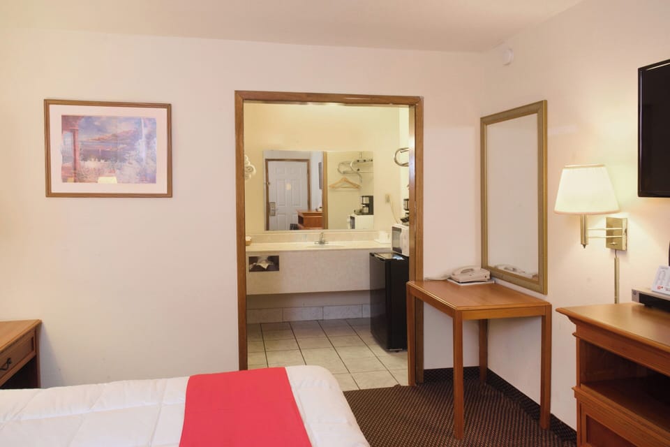 Bedroom. Interior and views may vary based on location and availability.