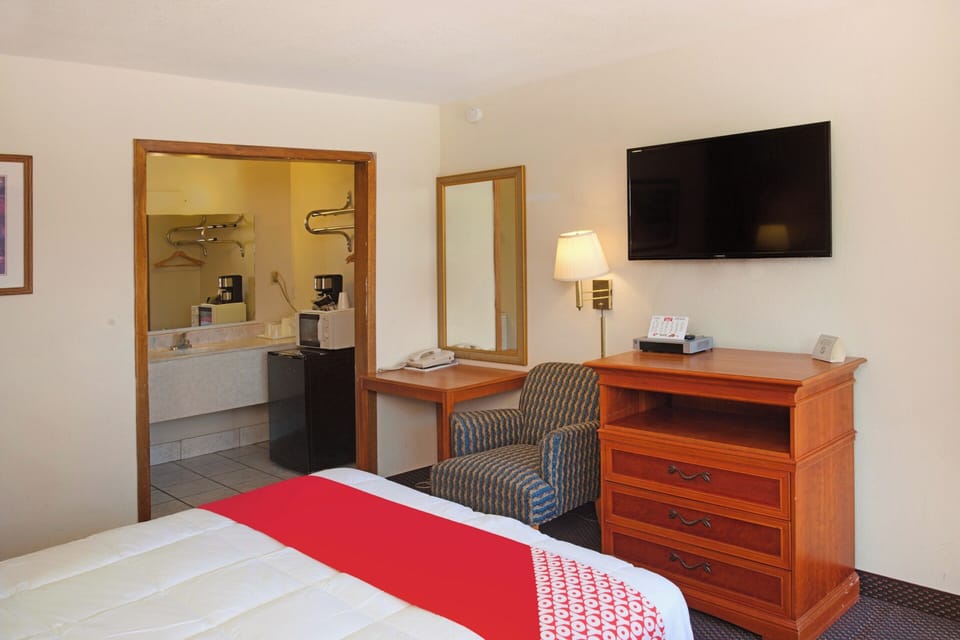 Bedroom. Interior and views may vary based on location and availability.