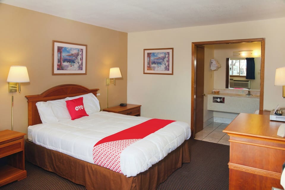 Bedroom. Interior and views may vary based on location and availability.