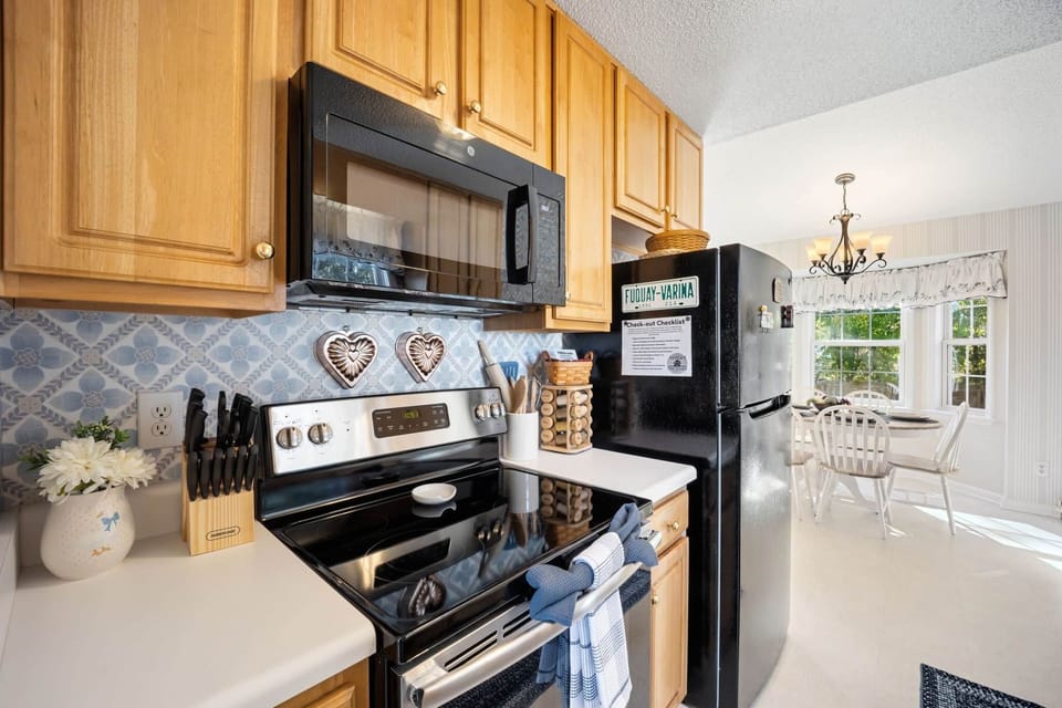 Fully Stocked Kitchen