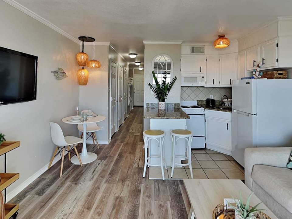 Open Living Space - Kitchen & Dining