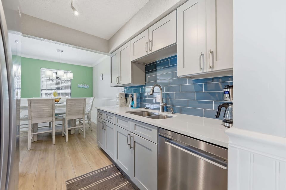 Full kitchen 
