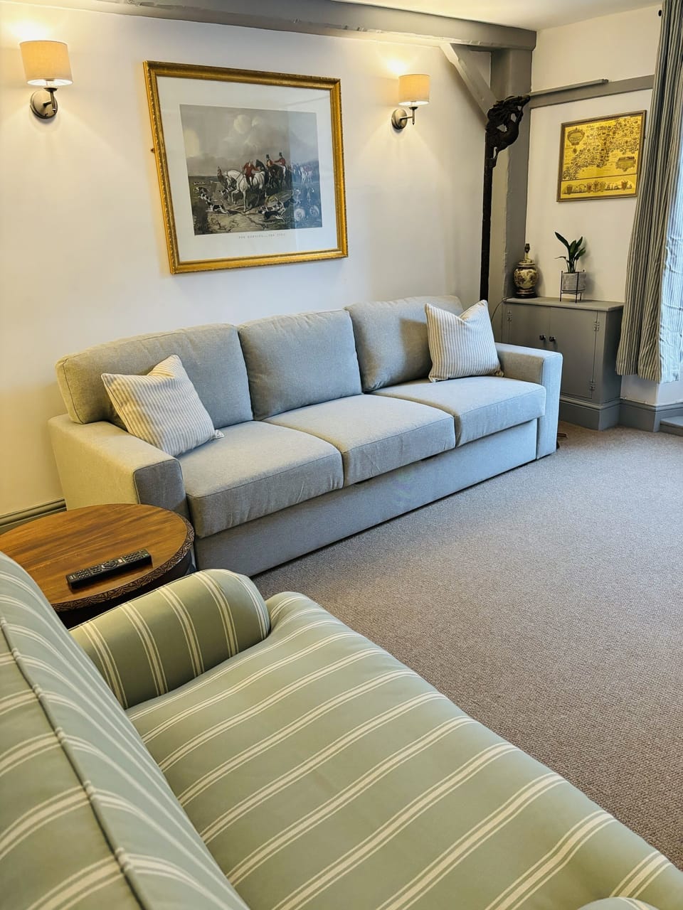 Living Room / Lounge