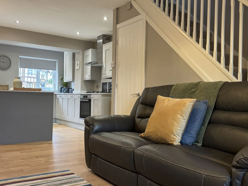 Reclining sofa