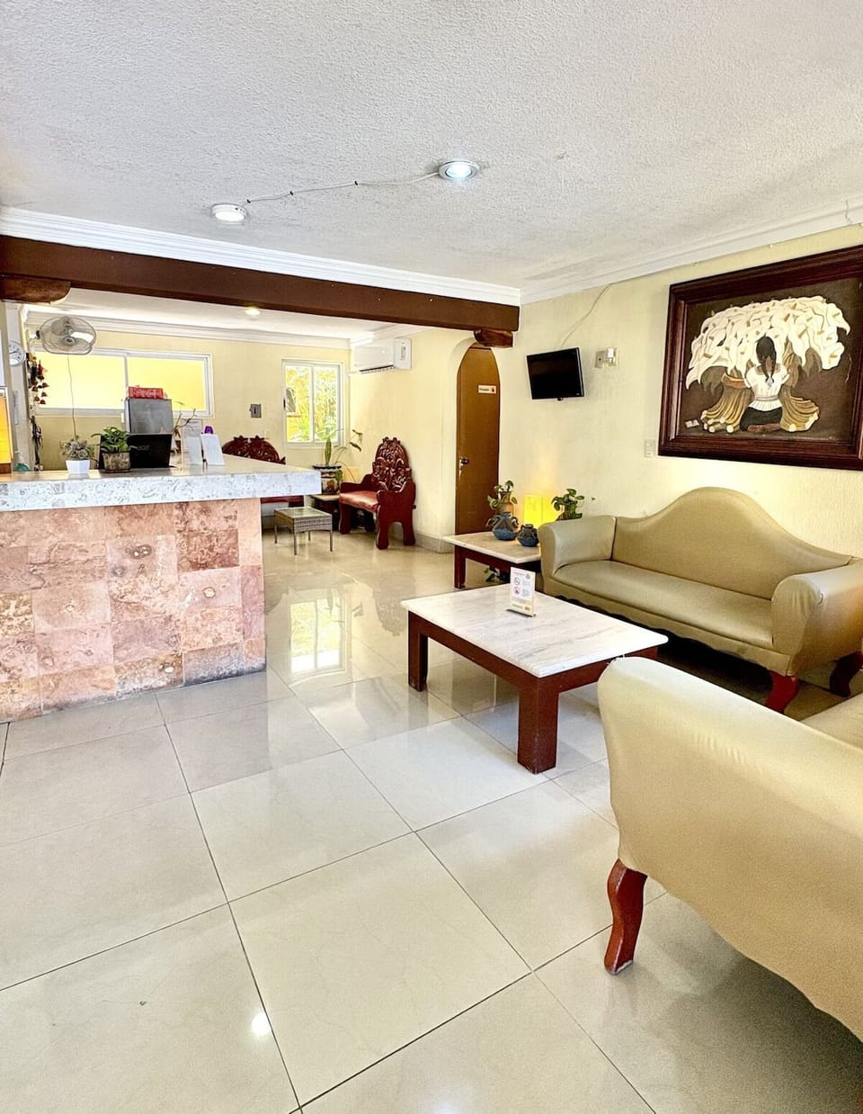 Relax in the airy lounge with plenty of seating space.