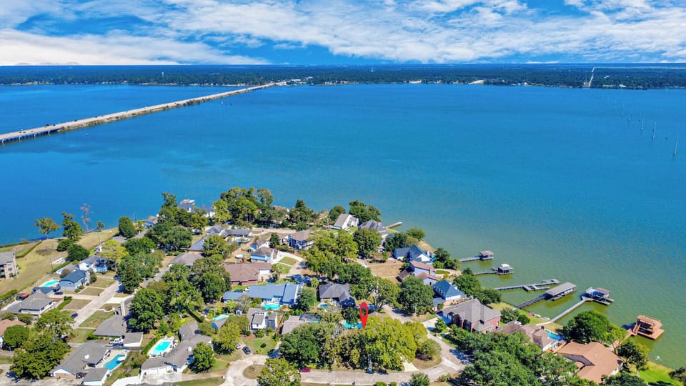 Great location close to Lake Houston.