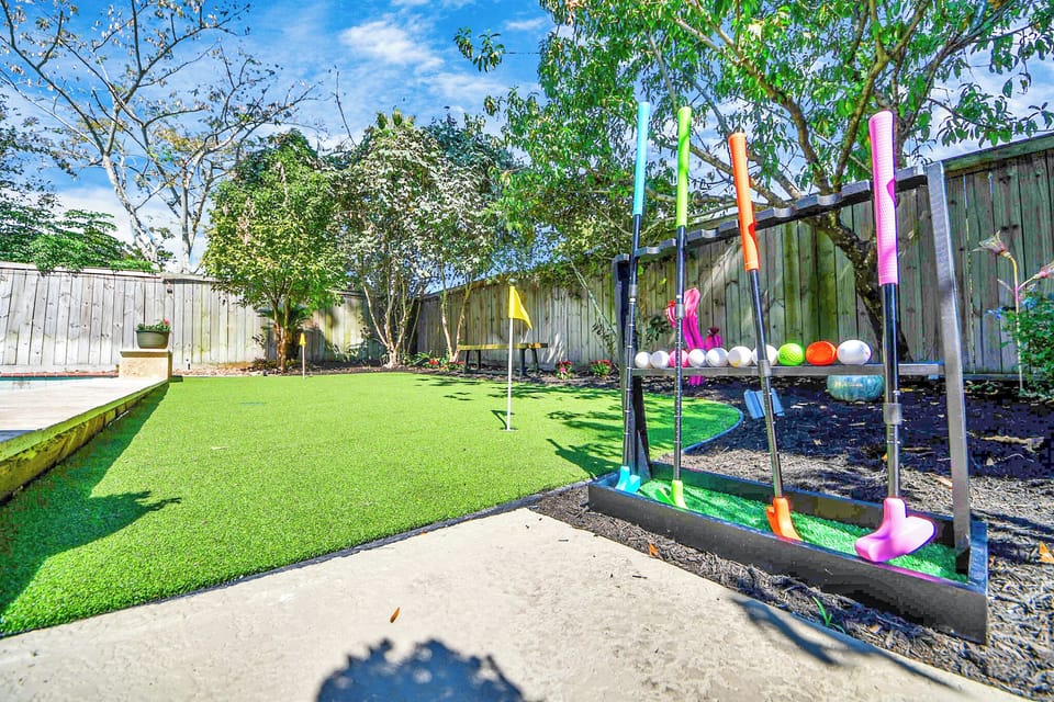 Recently installed 2 hole putting green to add to your entertainment!