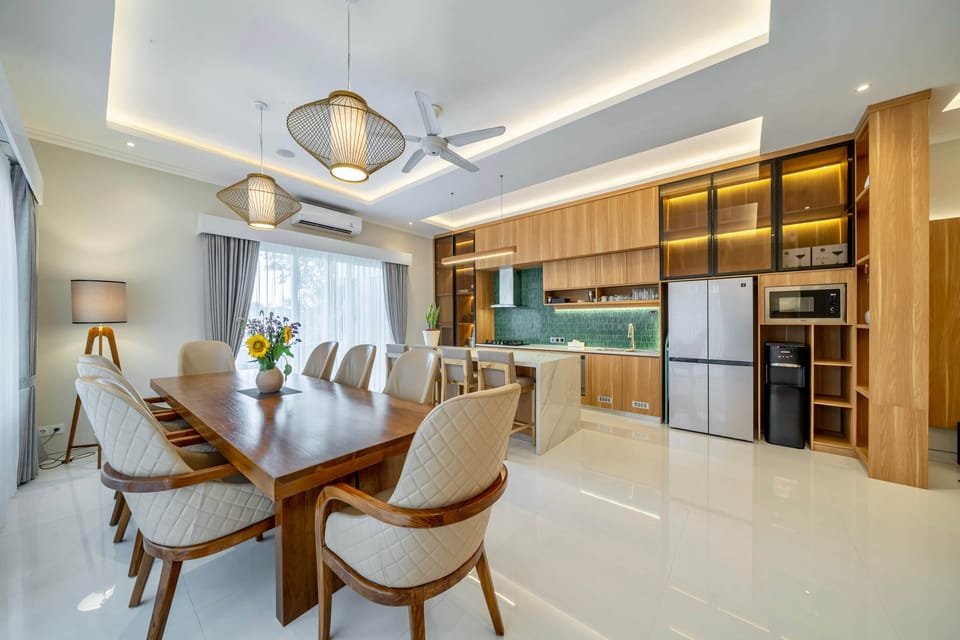 Main Floor - Dining and Kitchen Area
