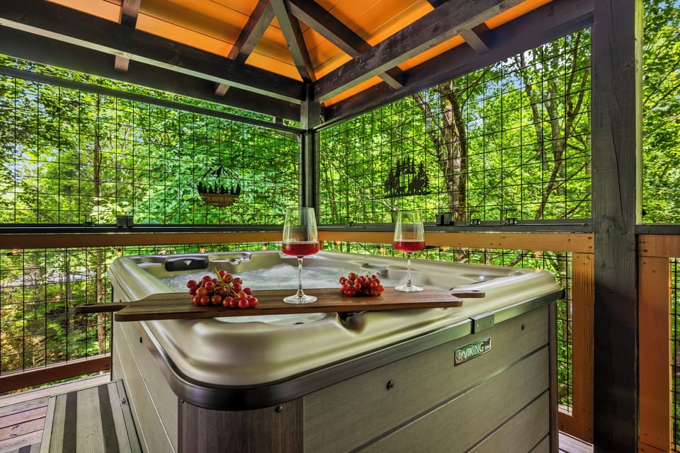 Indoor spa tub