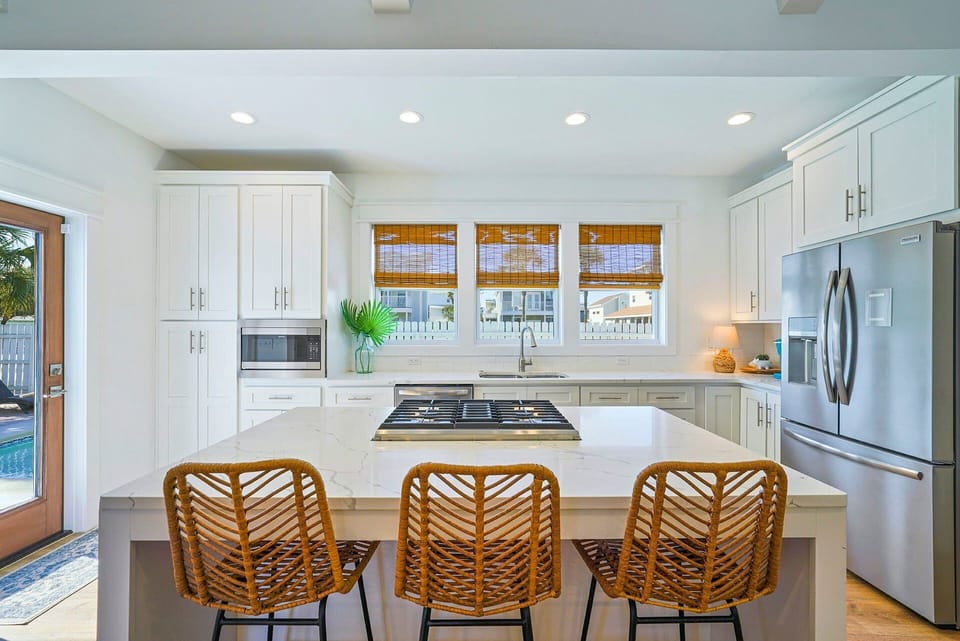 Pearl Sands - Crystal Beach - Kitchen