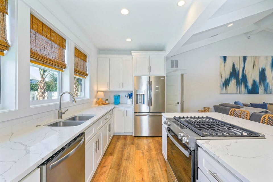 Pearl Sands - Crystal Beach - Kitchen
