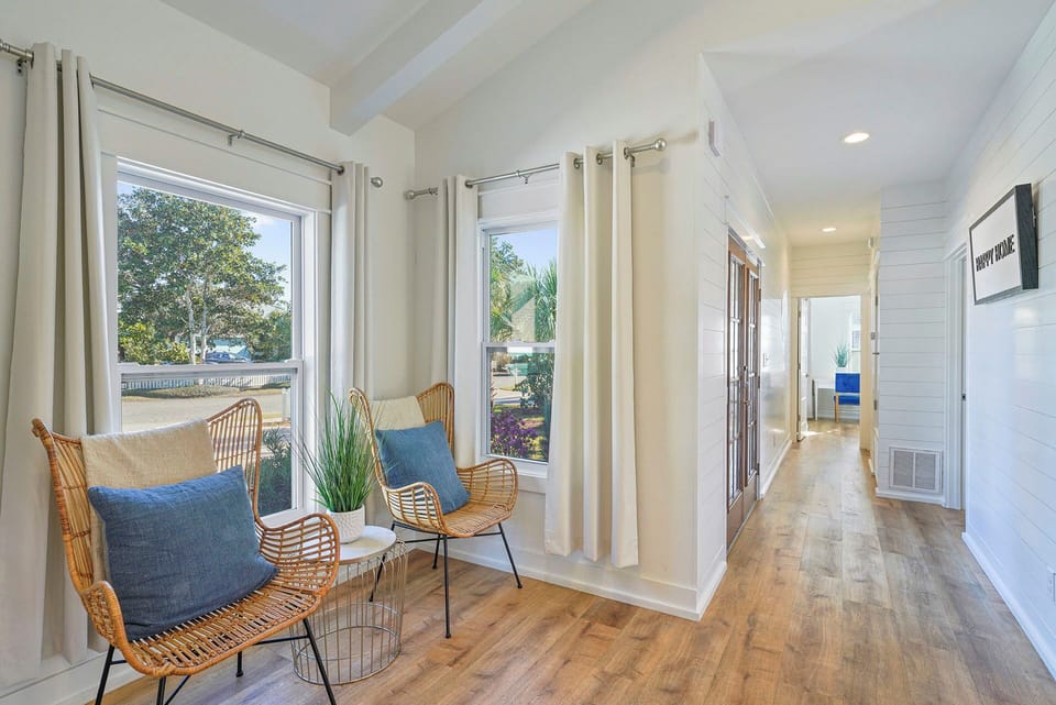 Pearl Sands - Crystal Beach - Seating Area