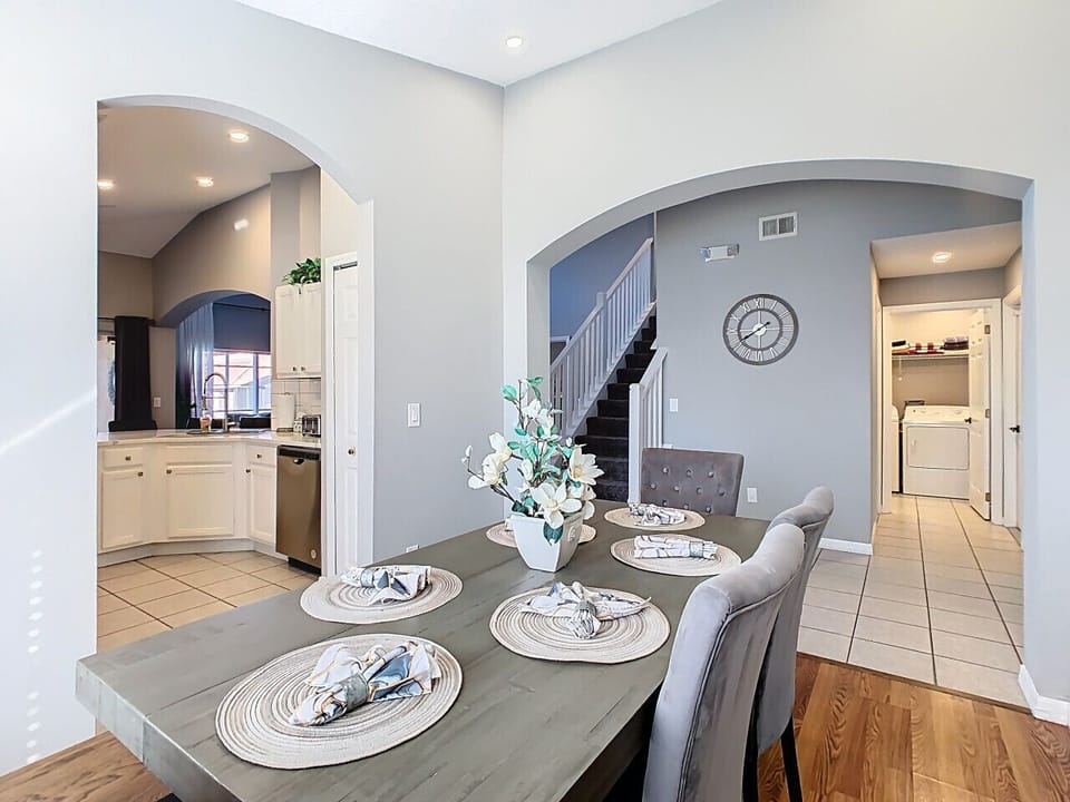 Beautiful dining room with classic touches and comfortable seating.