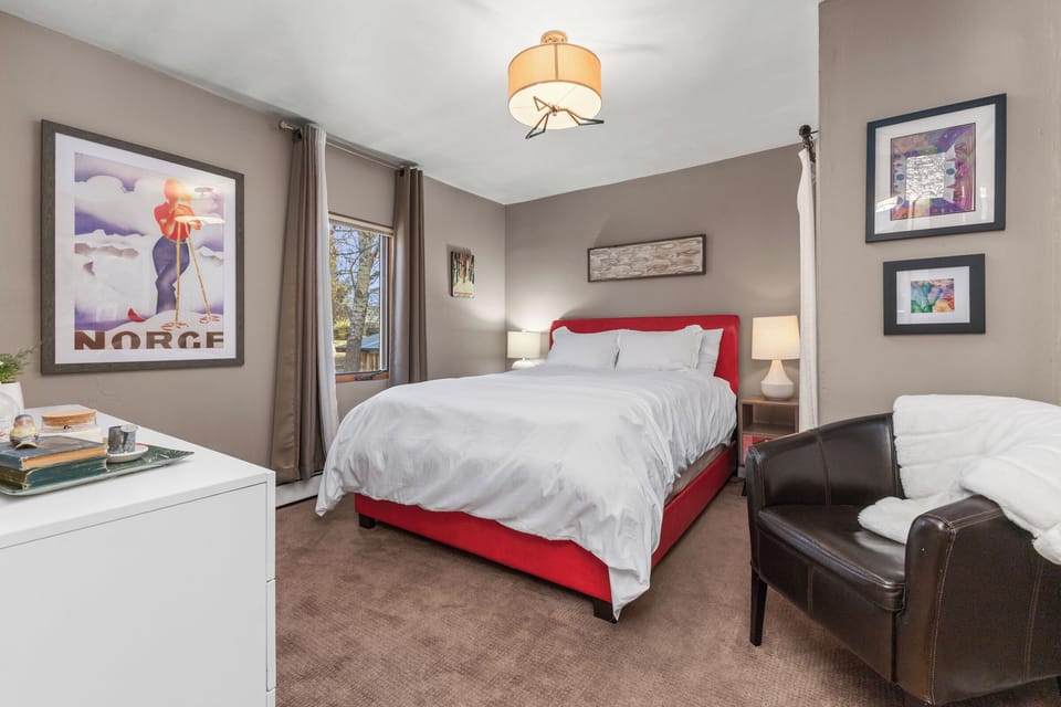 Bedroom #2 | Queen Bed