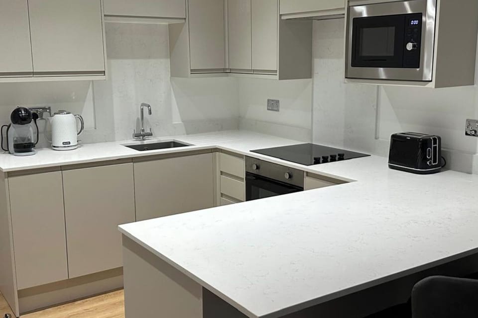 Kitchen with electric hob & oven