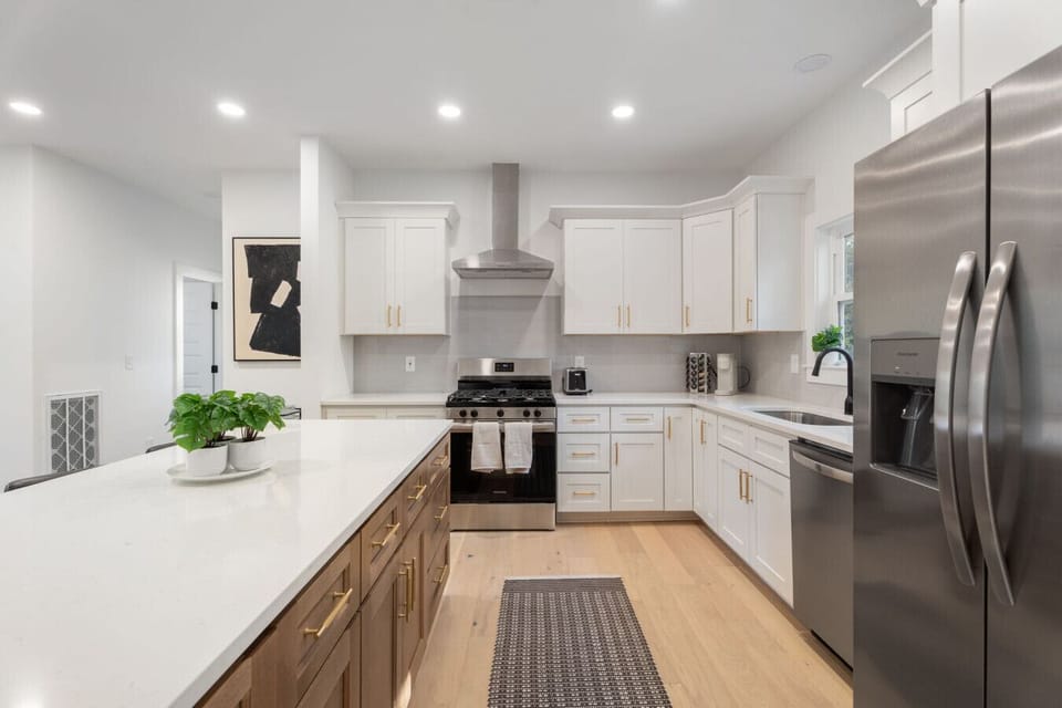 Large, modern, luxe kitchen with large island!
