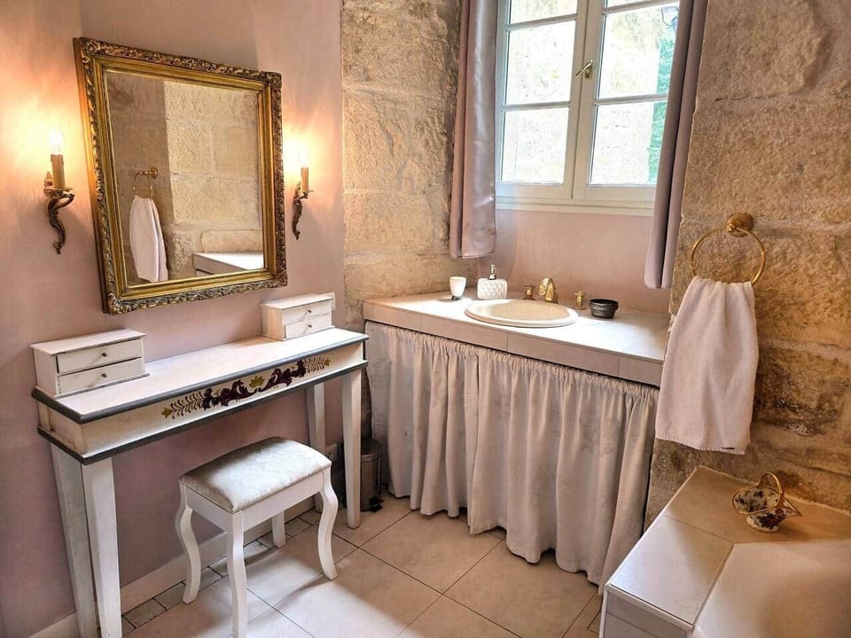 Ensuite bathroom