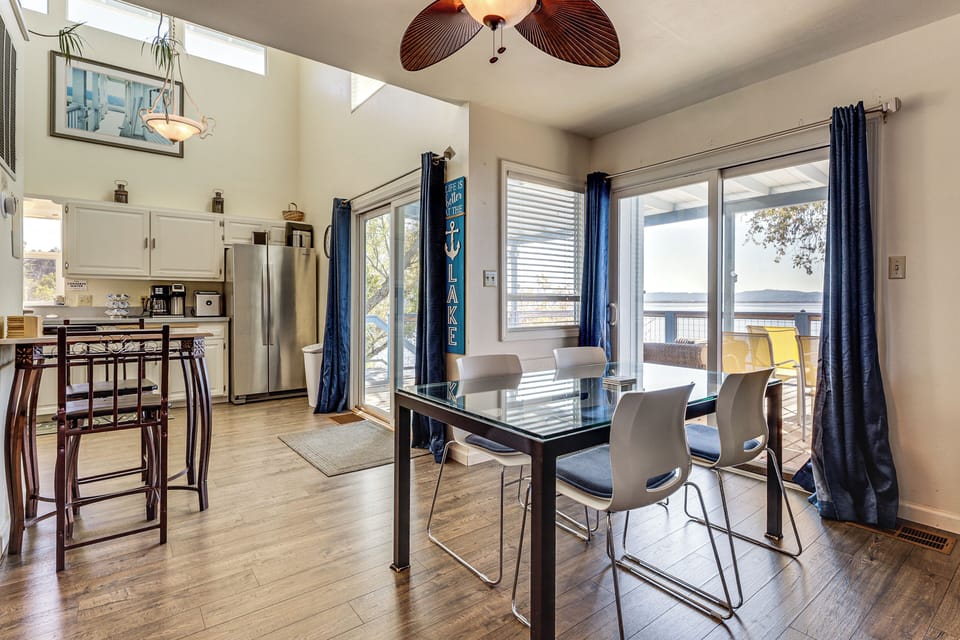 Dining Area | Dishware/Flatware Provided | Main Level