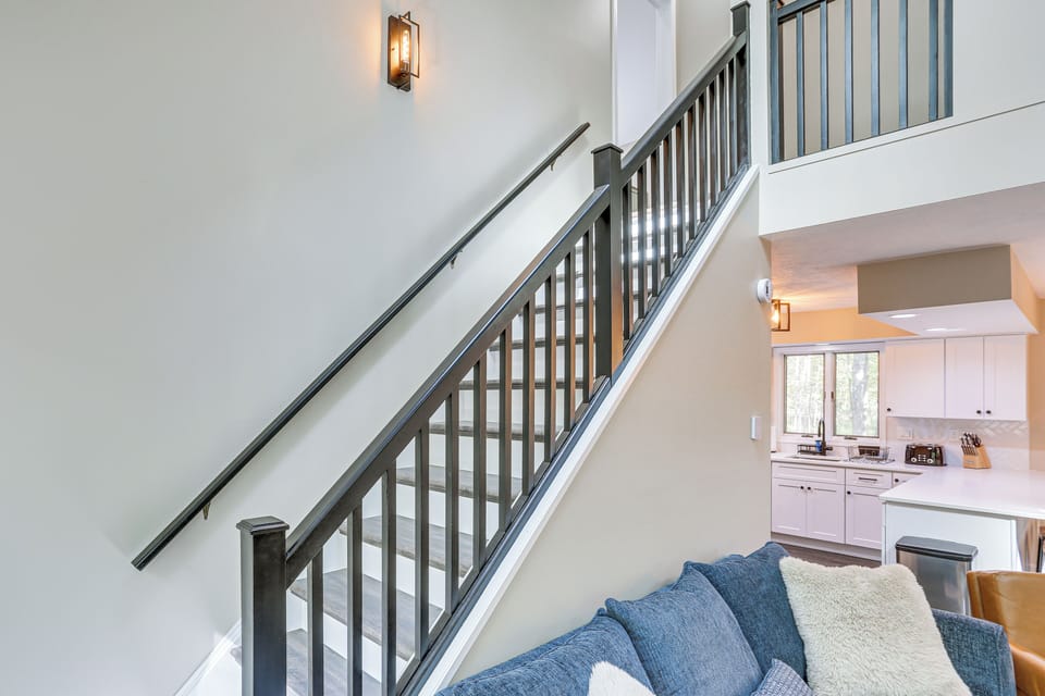 Stairs to 2nd Floor