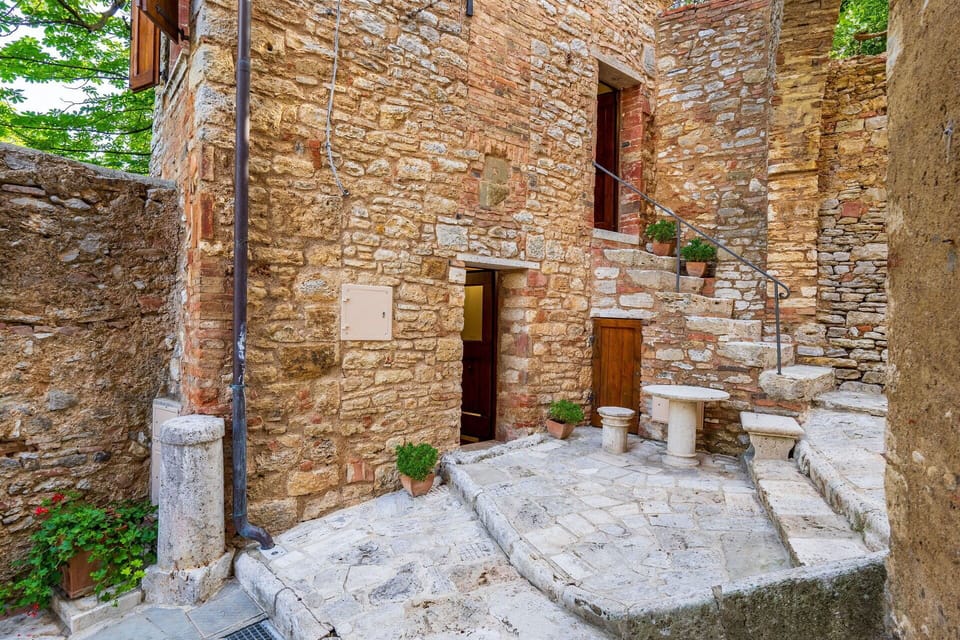 Facilities, Main Entrance, Outdoor