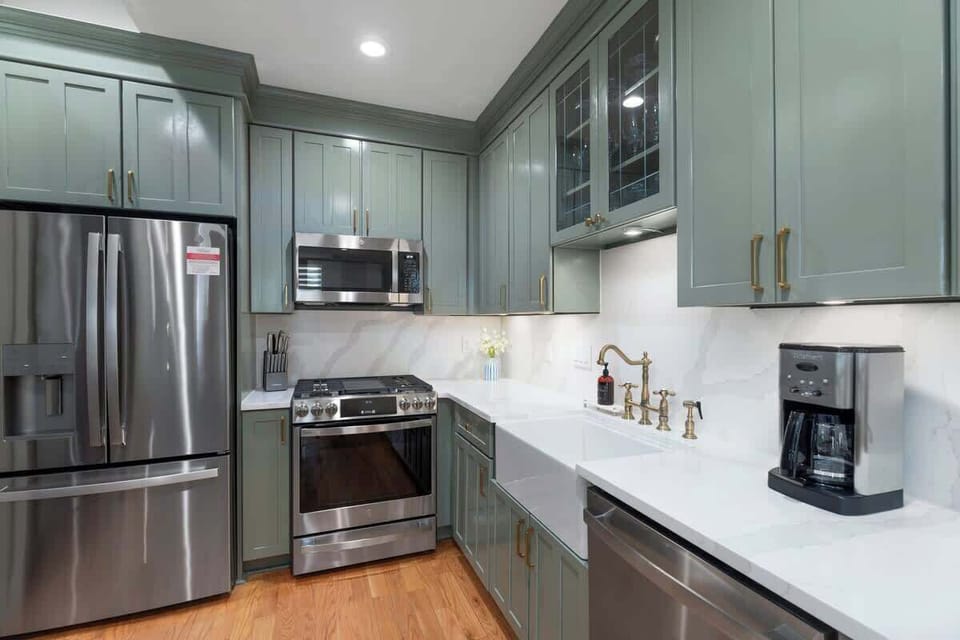 Fully Equipped Kitchen. We also provide coffee, creamer, sugar, olive oil, salt and pepper.