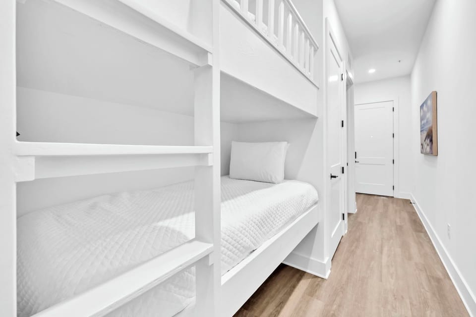 Hallway Bunks 1 Part 2