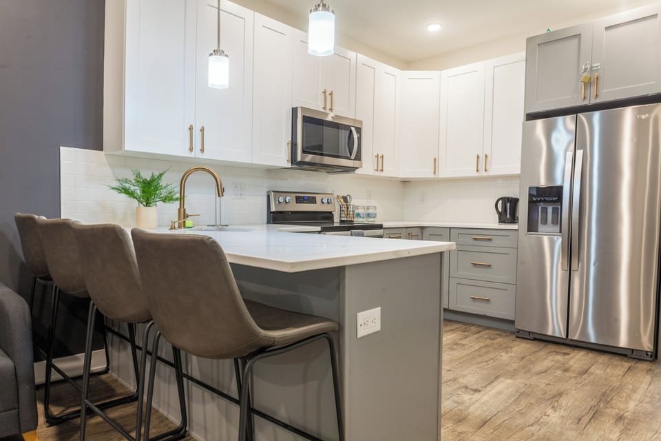 Cook with ease in our modern kitchen, fully equipped with the essentials for a smooth and enjoyable cooking experience.
#KitchenEssentials #CookInComfort #ModernConvenience