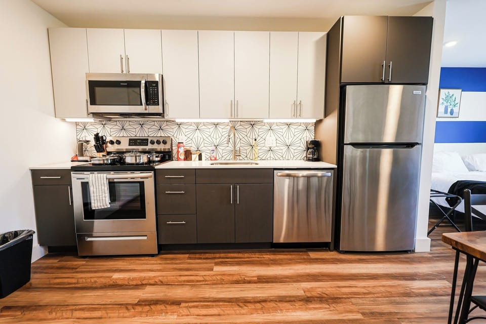 Kitchen with all provided essentials 