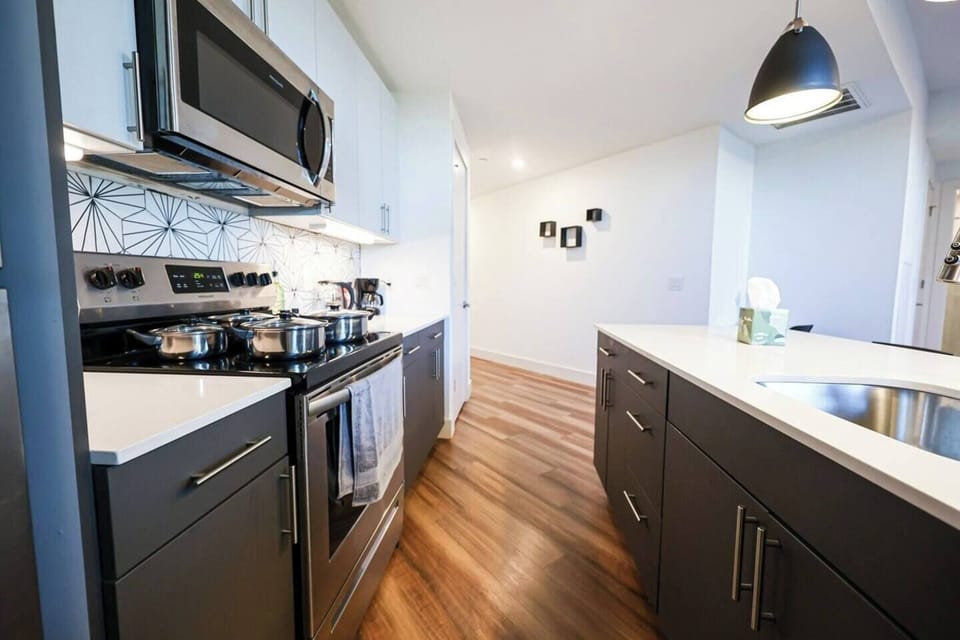 A clean, well-organized kitchen for your cooking needs