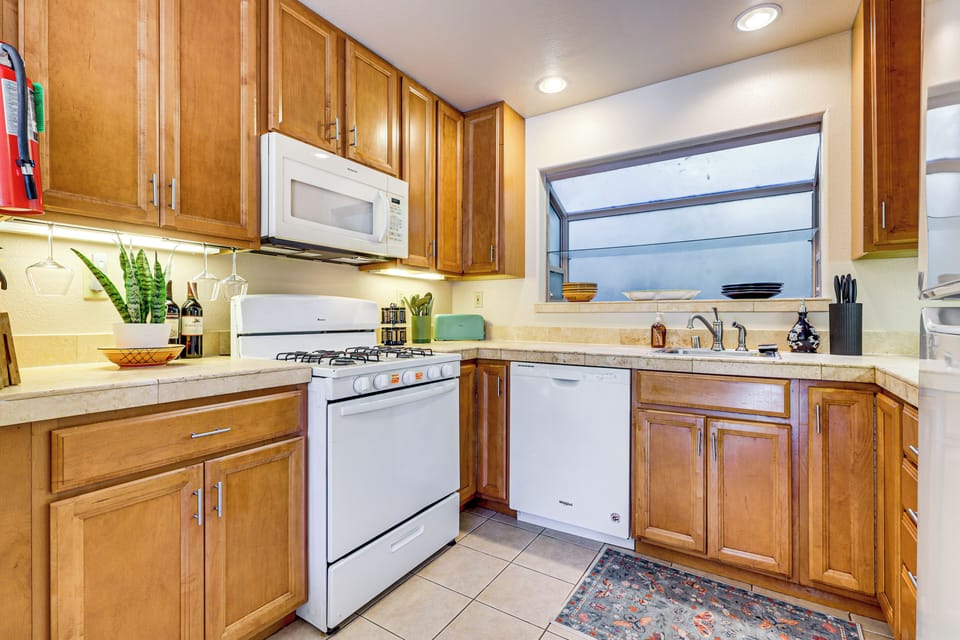 Kitchen | 2nd Floor | Drip Coffee Maker | Blender | Toaster | Cooking Basics